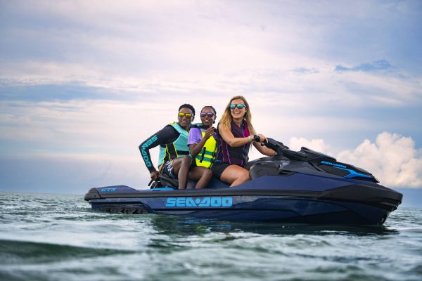 Sea-Doo GTX 300 (2024) - Image 2